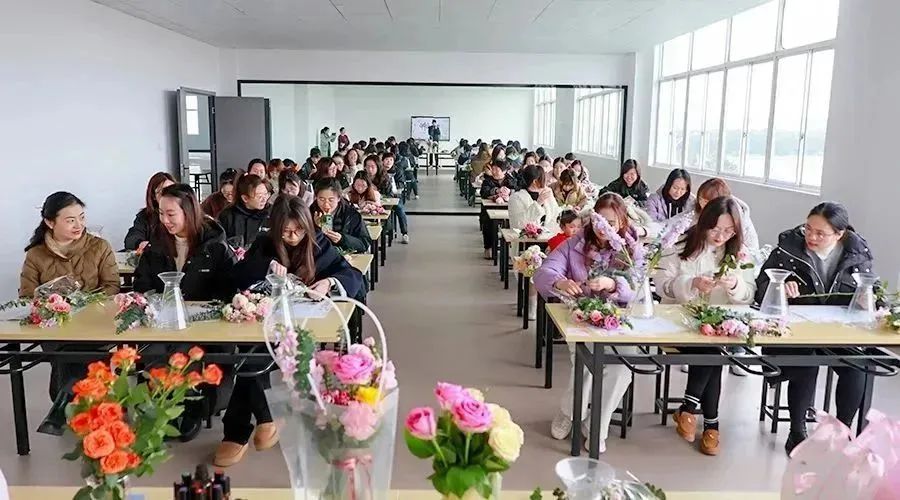 花开十里，美丽如你 | 龙8国际储能举办三八妇女节艺术DIY活动