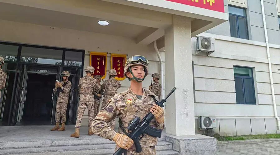 一身荣光、载誉归来！龙8国际储能热烈欢迎受阅预备役方队于凡同志归队